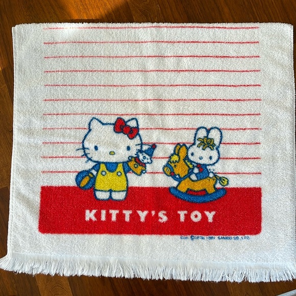 VINTAGE 80S SANRIO HELLO KITTY CHILDREN'S BATH TOWEL - Picture 2 of 9
